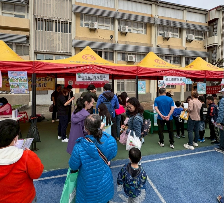 1150409-3-社區童玩節擺攤照片由福中職能工作坊提供.jpg