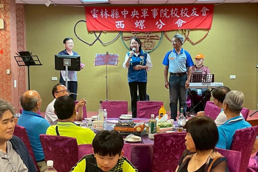 圖1-姚辰蕙處長舞台中出席西螺分會感恩餐會表達慰問與感謝圖-雲林縣榮服處_0.jpg