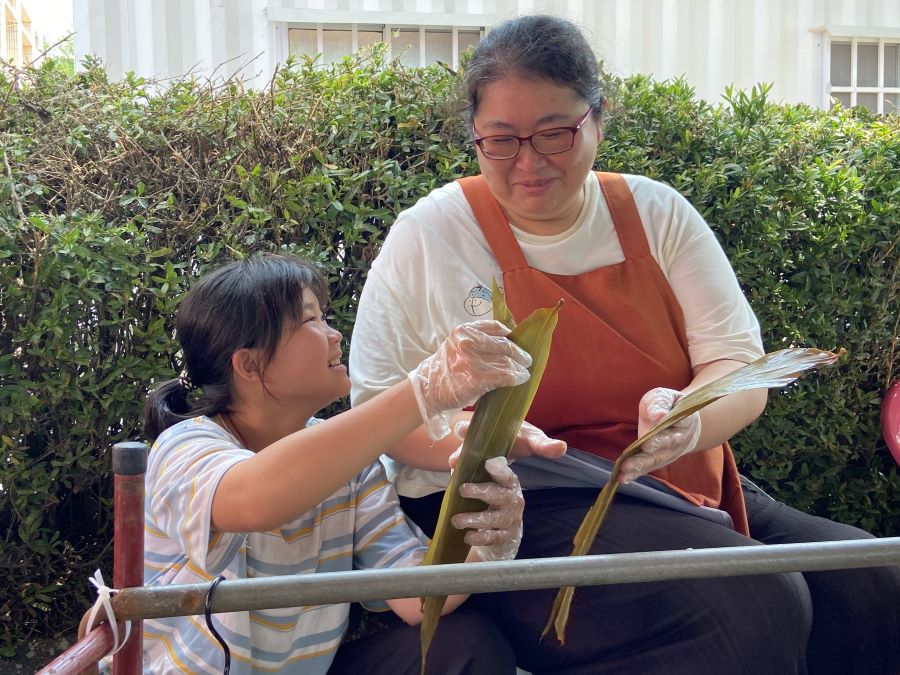 家庭包粽-1.jpg
