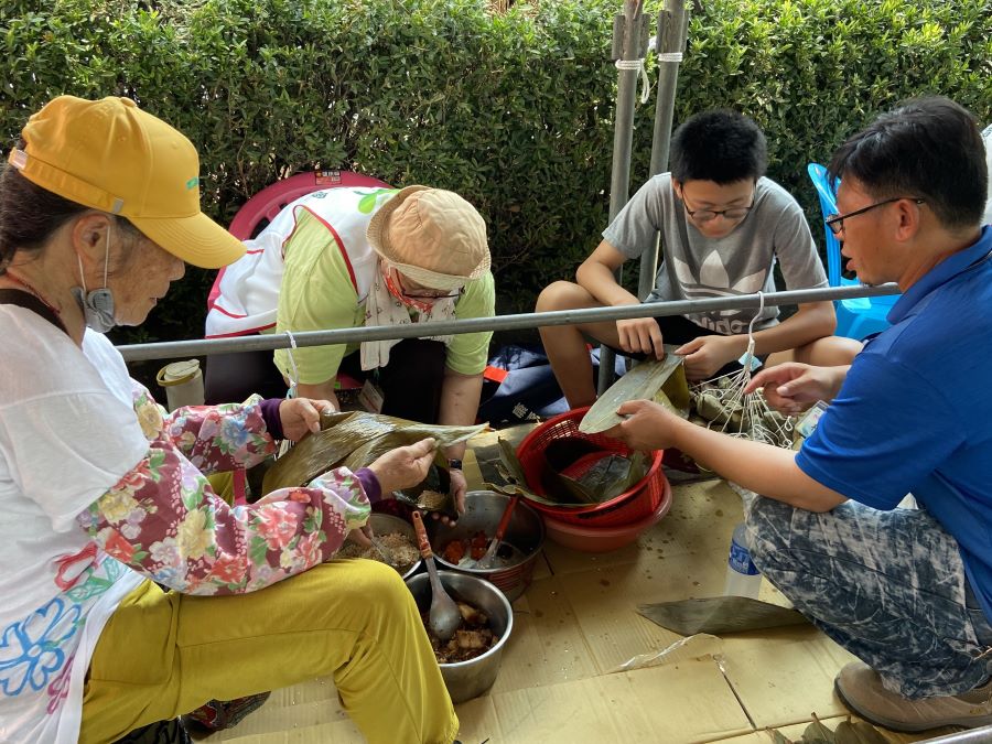家庭包粽-2.jpg